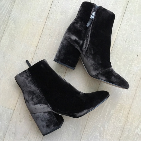 Sam Edelman Shoes - Sam Edelman Gray Velvet Booties Size 8